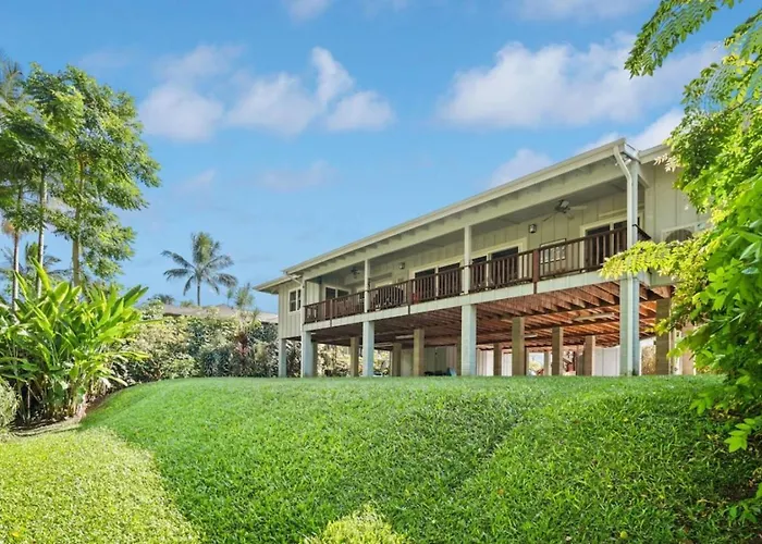 4 Bd Walk To Shops Restaurants And Beach